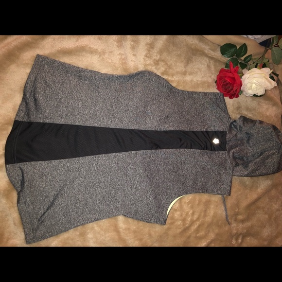 Hooded vest - Picture 3 of 3